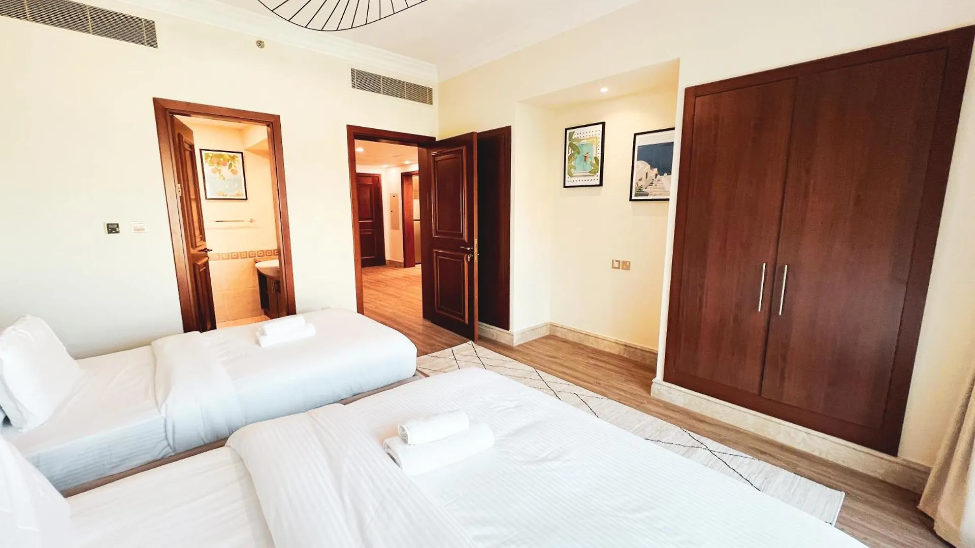 New Fairmont Residence With Private Beach On Palmjumeirah Dubai United Arab Emirates