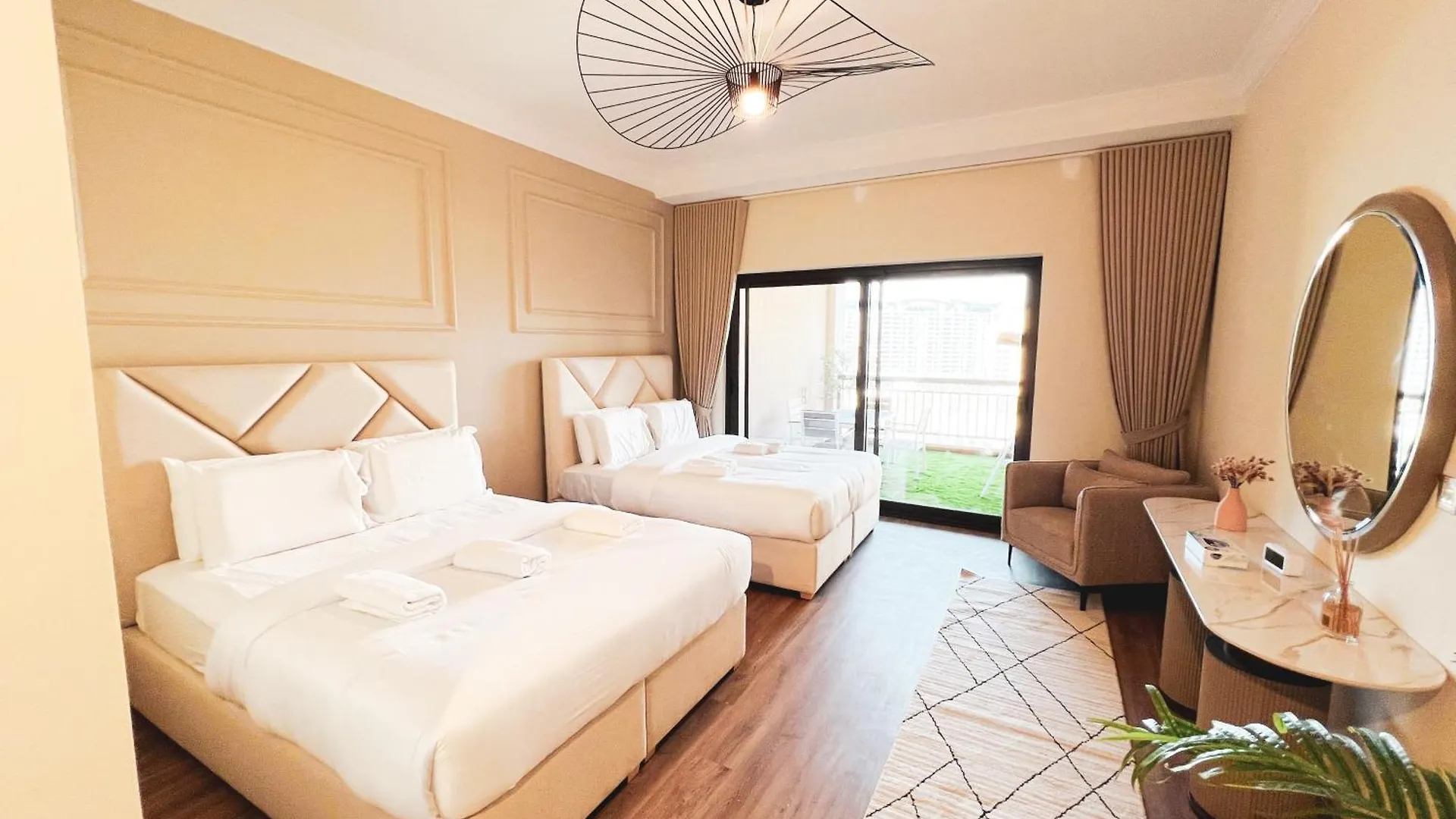 New Fairmont Residence With Private Beach On Palmjumeirah Dubai Apartment