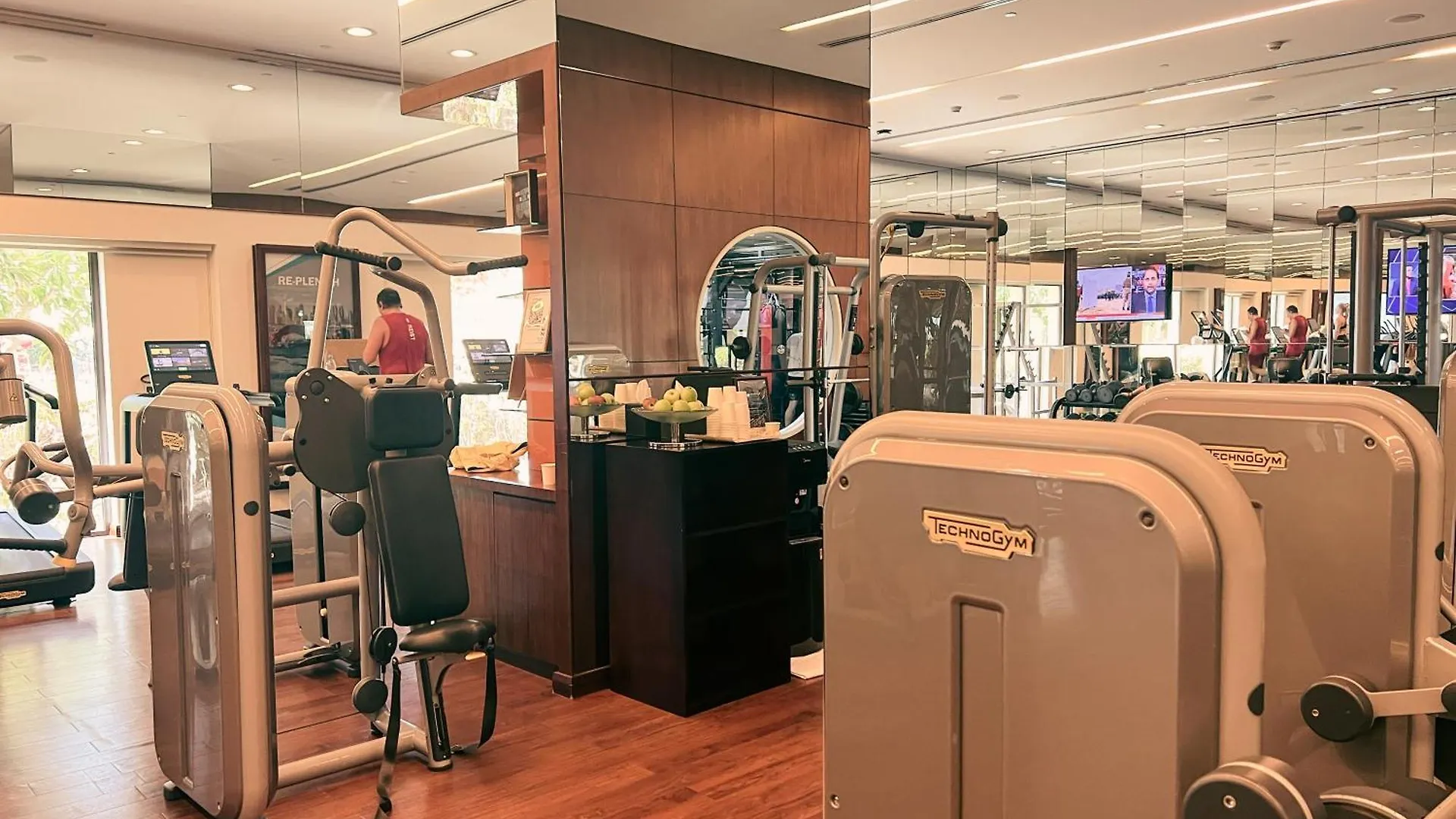 New Fairmont Residence With Private Beach On Palmjumeirah Dubai