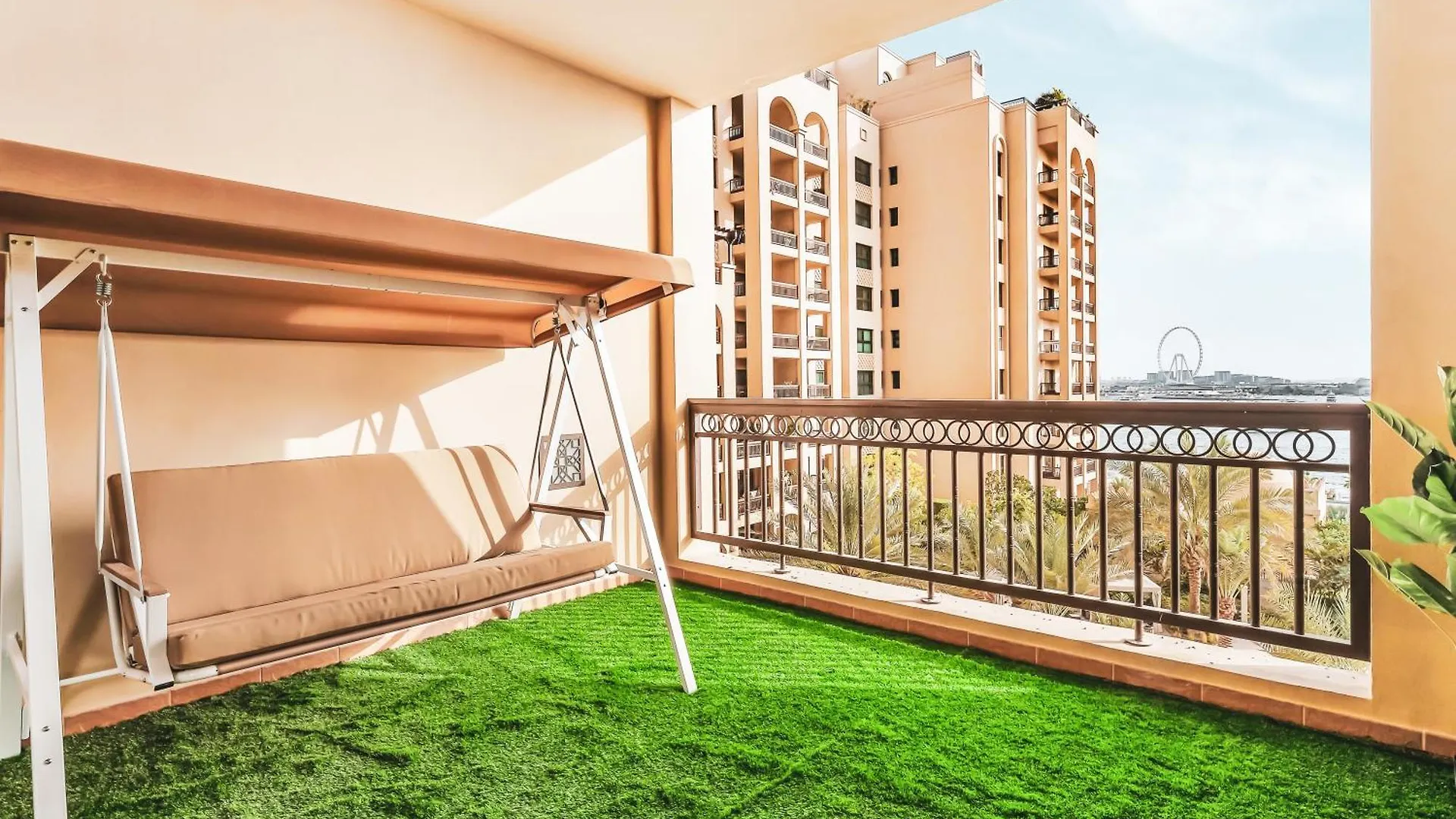 Apartment New Fairmont Residence With Private Beach On Palmjumeirah Dubai