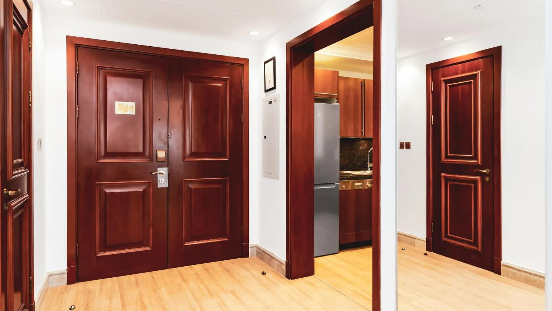 New Fairmont Residence With Private Beach On Palmjumeirah Dubai