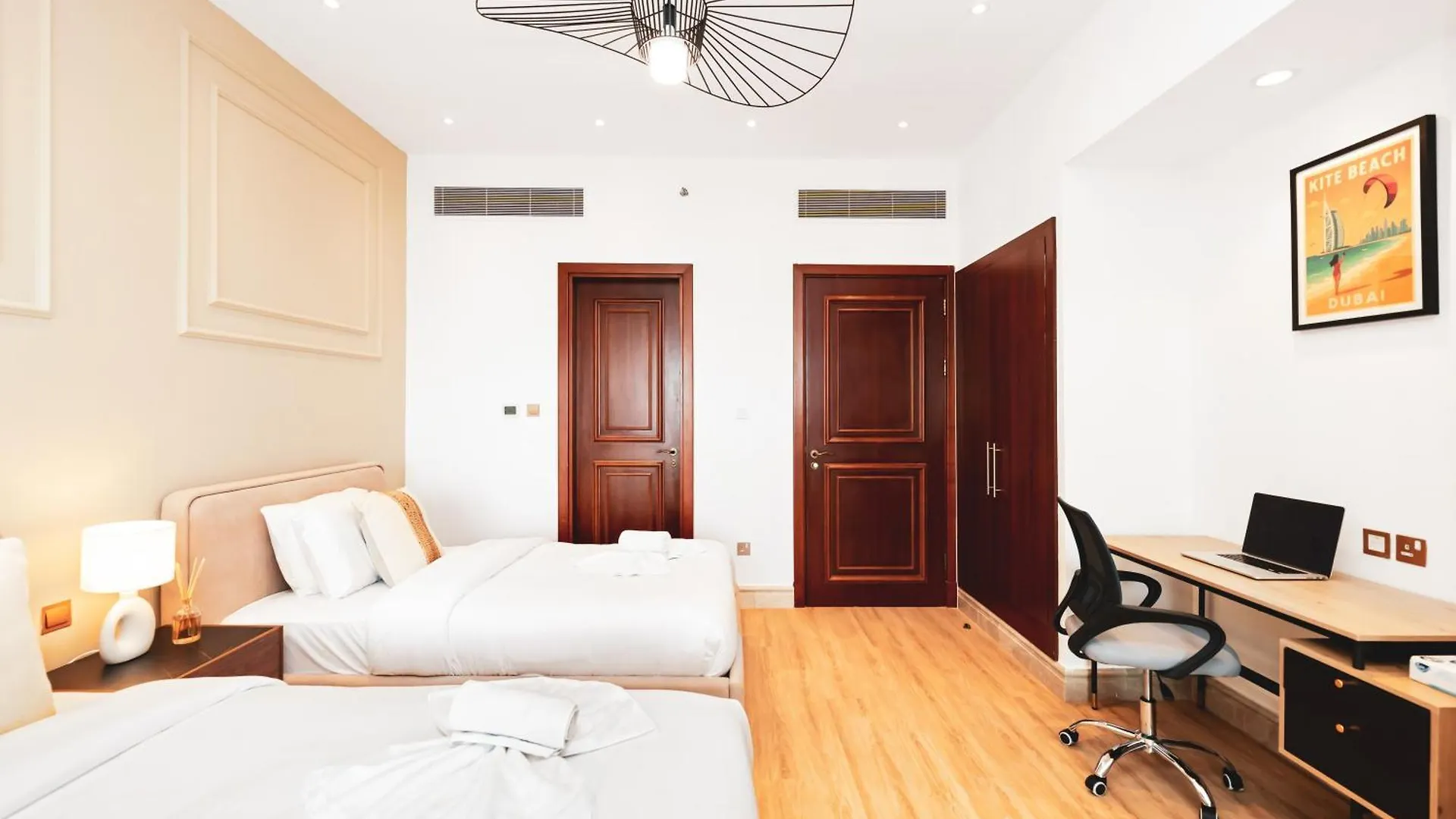 Apartment New Fairmont Residence With Private Beach On Palmjumeirah Dubai