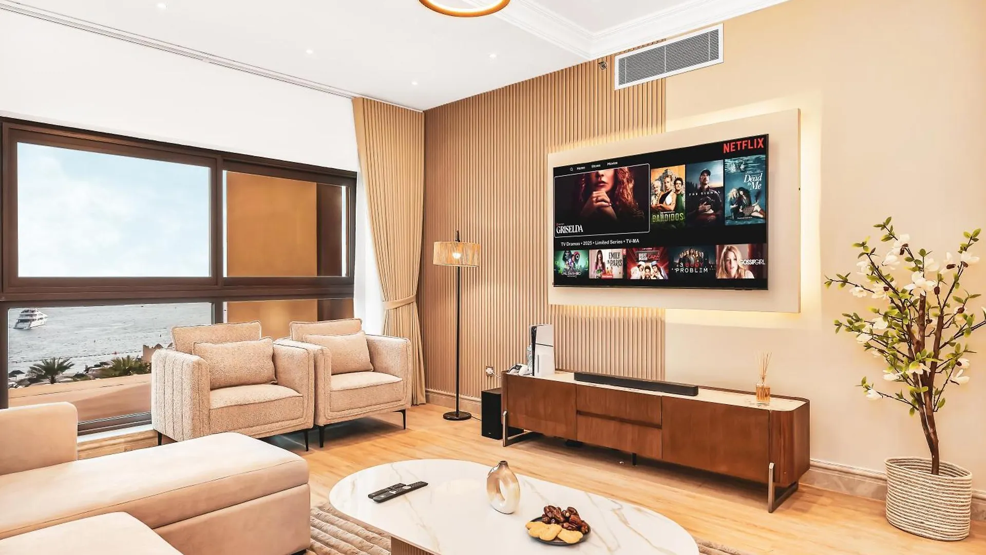 New Fairmont Residence With Private Beach On Palmjumeirah Dubai